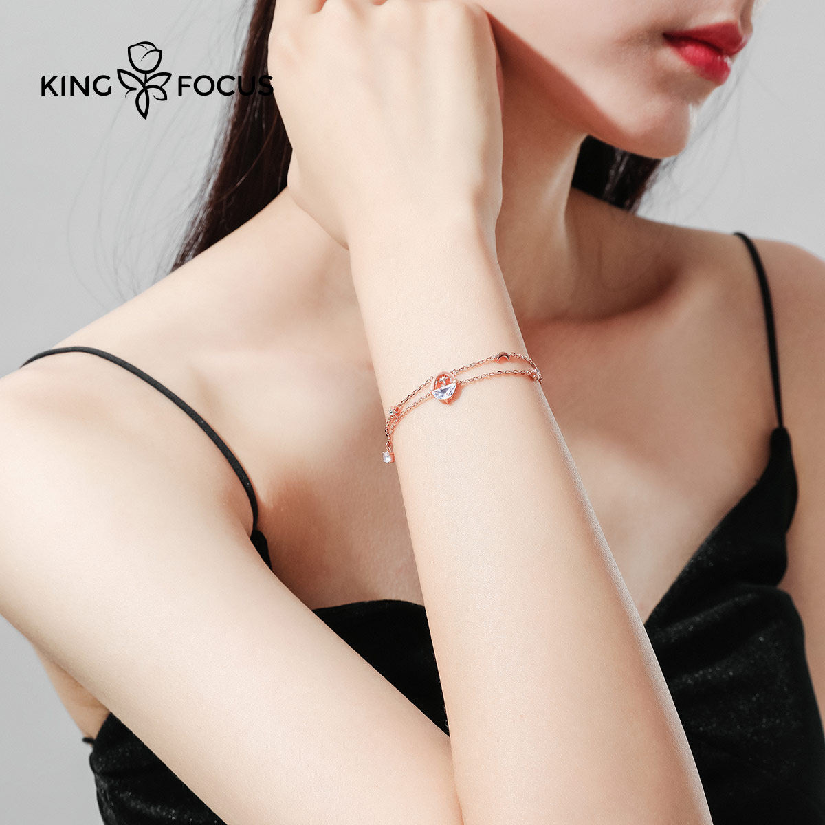 镶施华洛世奇ins小众设计锆银手链 秦福炫手链