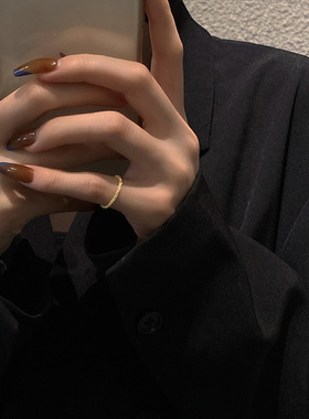 波光粼粼碎金戒指女2025年新款轻奢小众设计感18K金冷淡风简约潮