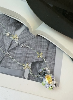 轻奢花朵水晶小熊项链女超闪个性气质水钻吊坠毛衣链