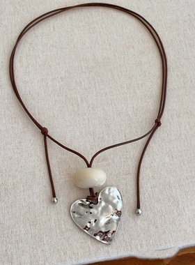 韩国ins小众褶皱爱心项链长款可调节黑绳不J规则桃心choker锁骨链