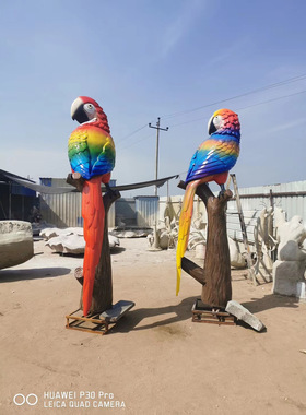 大型玻璃钢金刚鹦鹉雕塑定制仿真鸟类动物园庭院户外景观落地摆件