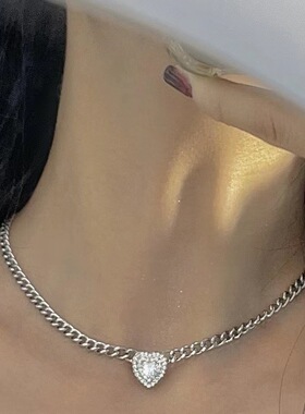 虞书欣同款水钻爱心金属短项链