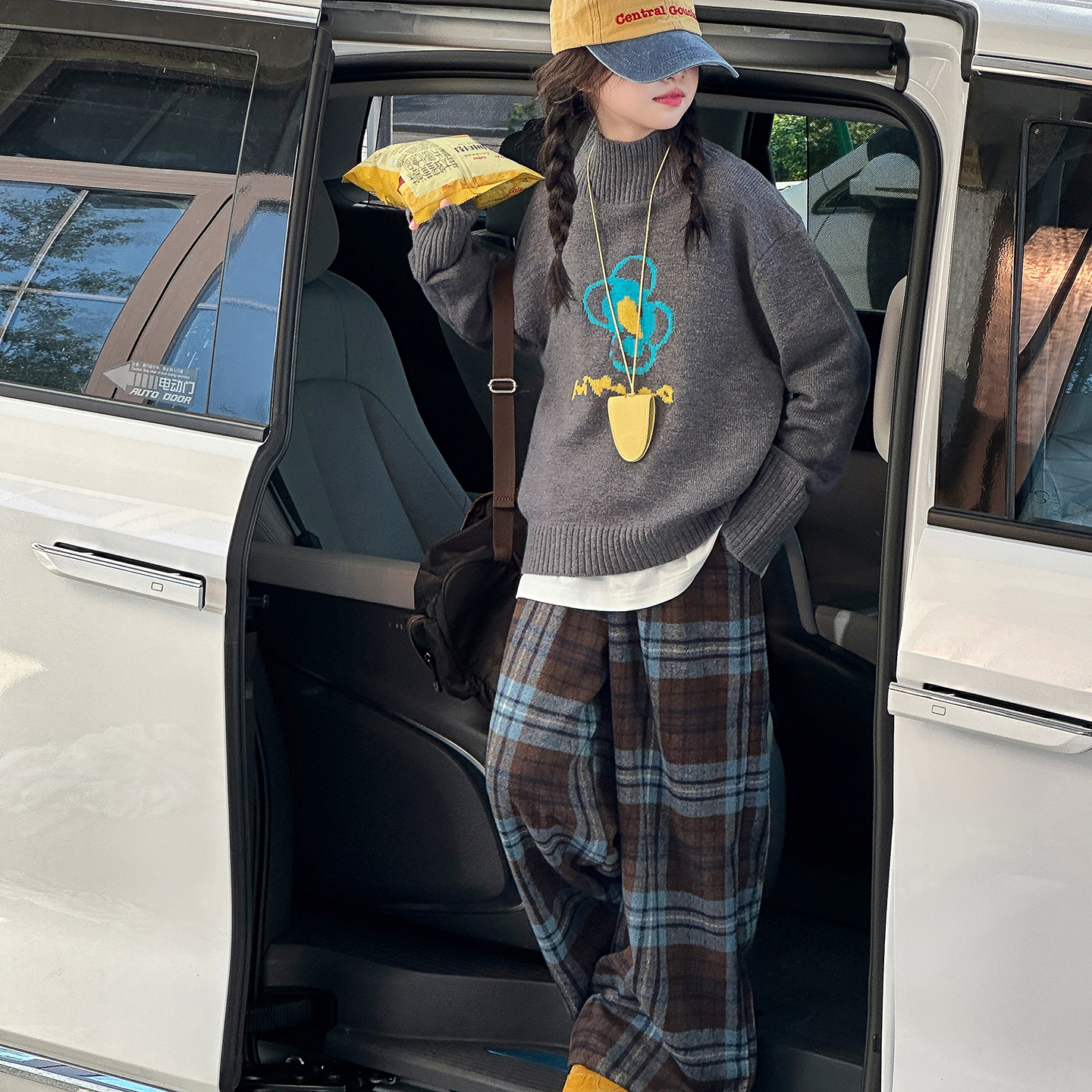 女童秋装套装2025秋冬新款儿童高领套头毛衣格子毛呢阔腿裤两件套 - 图1