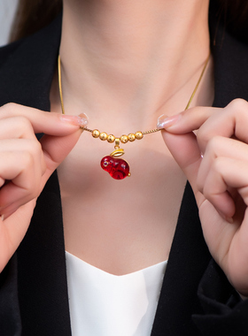 金美澳钛钢不掉色仿玉小兔子红色吊坠发项链锁骨链项圈高级感配饰