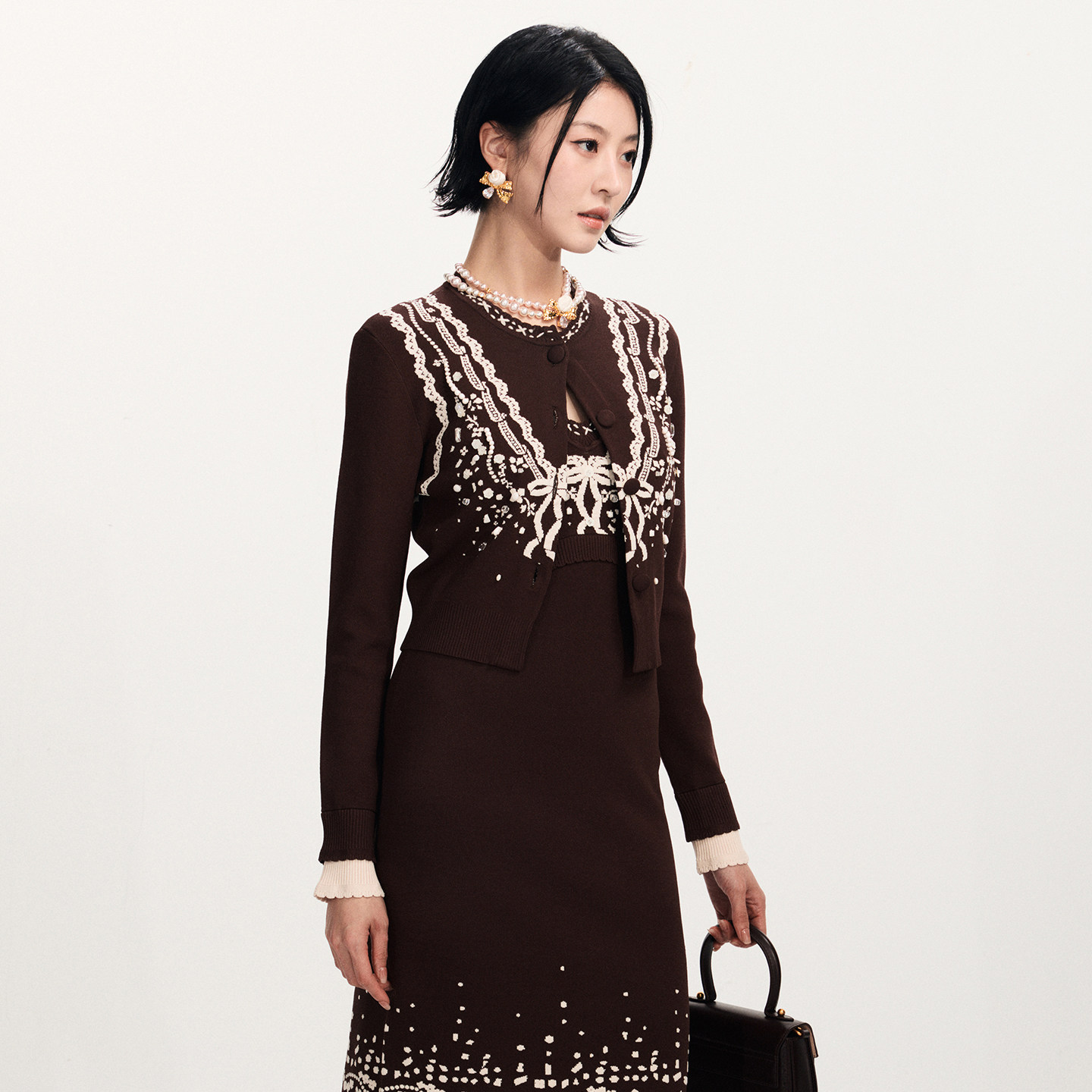 lefame拉飞姆2026春季新款时尚不规则钉珠白色立体提花针织开衫女,淘宝优惠券,粉丝福利购,淘宝优惠卷