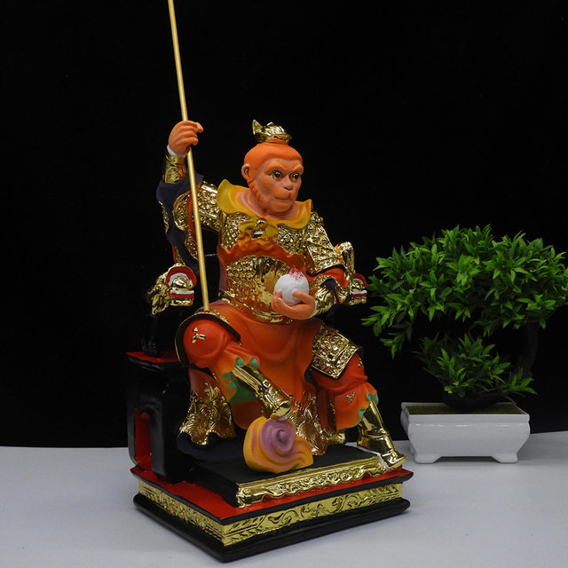 Sun Wukong statue, Monkey King, the great sage fights to defeat Buddha, Sun Walker, Wukong, resin material, great sage household statue ornaments