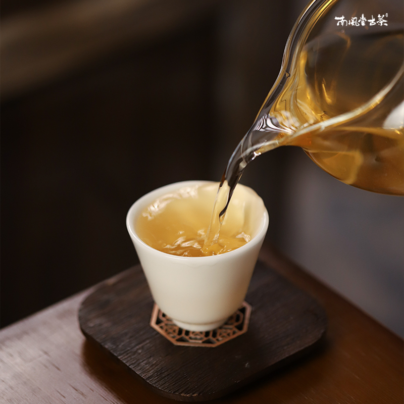 9.9元包邮亏本试喝景迈普洱茶生茶古树饼茶200克茶叶茶饼