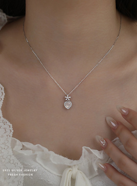 S925纯银白玉髓花朵爱心项链女小