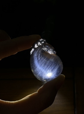 罕见的梦幻蓝光烟晶俏色巧雕钱袋子鼠来宝我自己纯手工雕刻的