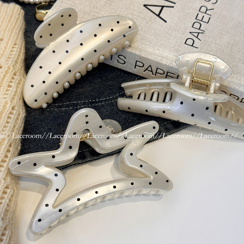 法式高级感波点千金抓夹小众甜美大号后脑勺鲨鱼夹子简约优雅发夹 - 图1