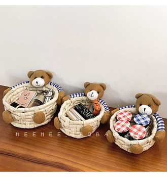 ins bear storage basket ຫໍພັກນັກຮຽນໜ້າຮັກ desktop office straw key ກະຕ່າເຄື່ອງສໍາອາງອື່ນໆ