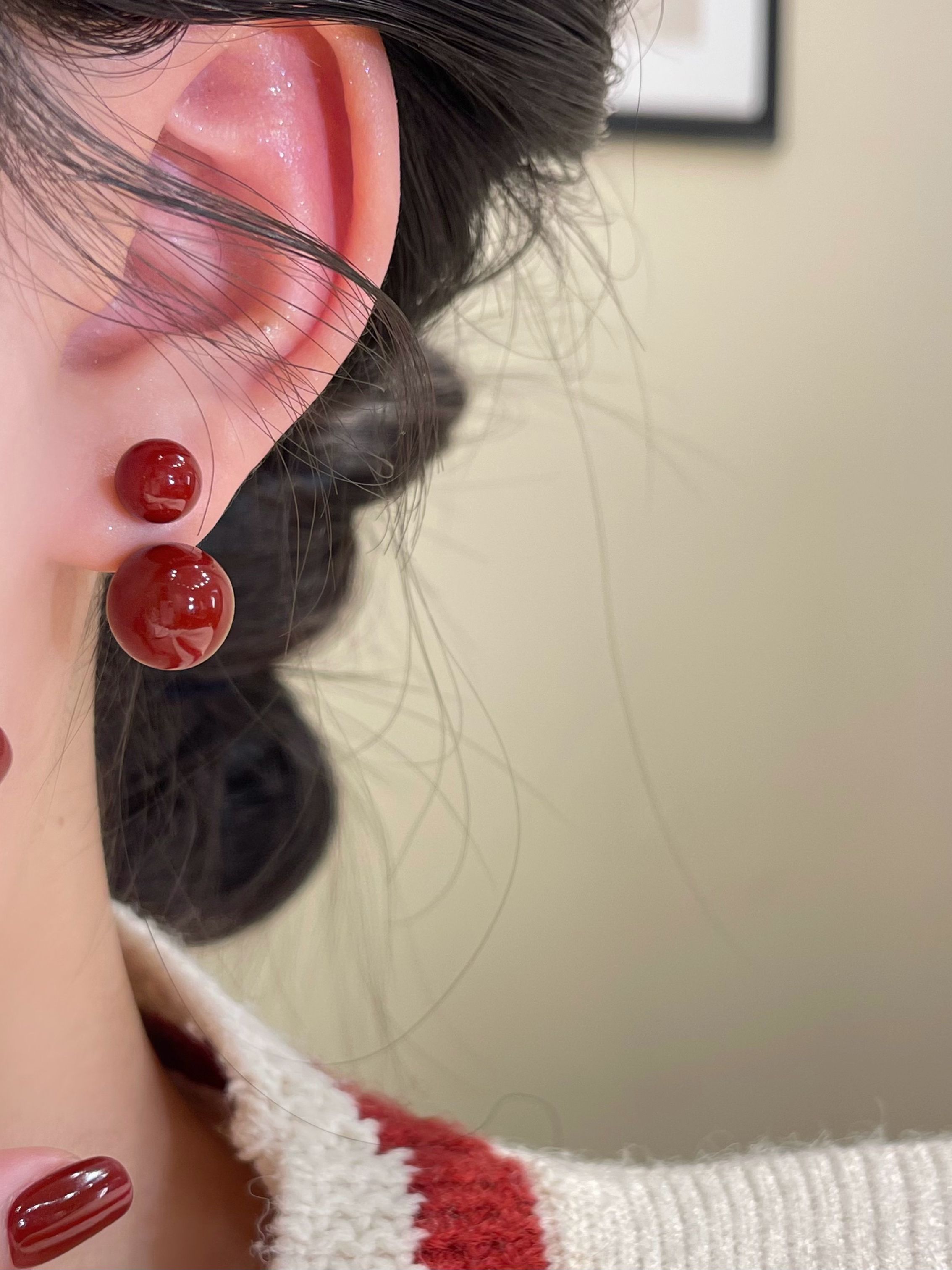 相思豆一款两戴红色耳环新年气质珍珠耳钉女2024新款小众设计耳饰 - 图2