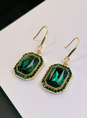 轻奢绿水晶吊坠项链耳环套装女小众设计感高级锁骨链气质百搭网红