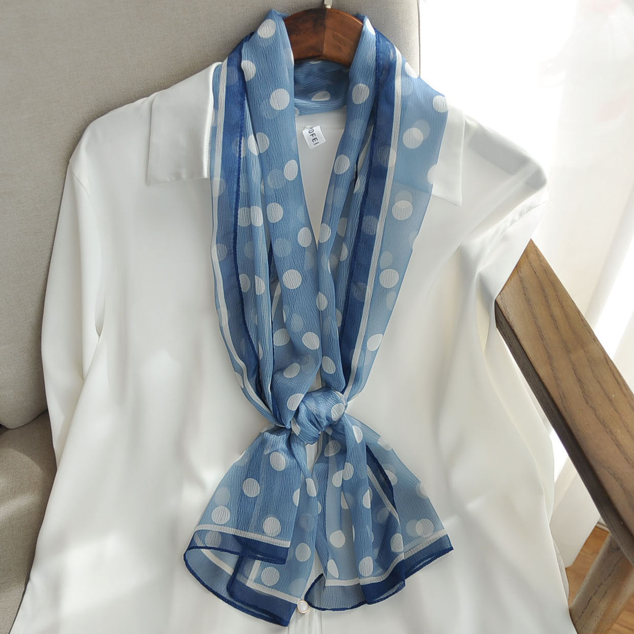 春秋韩版丝巾女薄款长款百搭飘带仿真丝高级感简约领巾圆点小围巾
