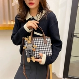 Небольшая небольшая сумка, сумка через плечо, модная маленькая изысканная сумка на одно плечо