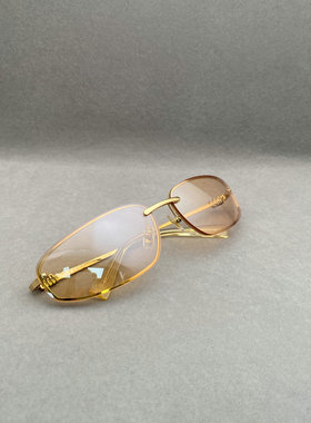 复古飞行员太阳镜男女通用金属框椭圆墨镜时尚百搭防紫外线