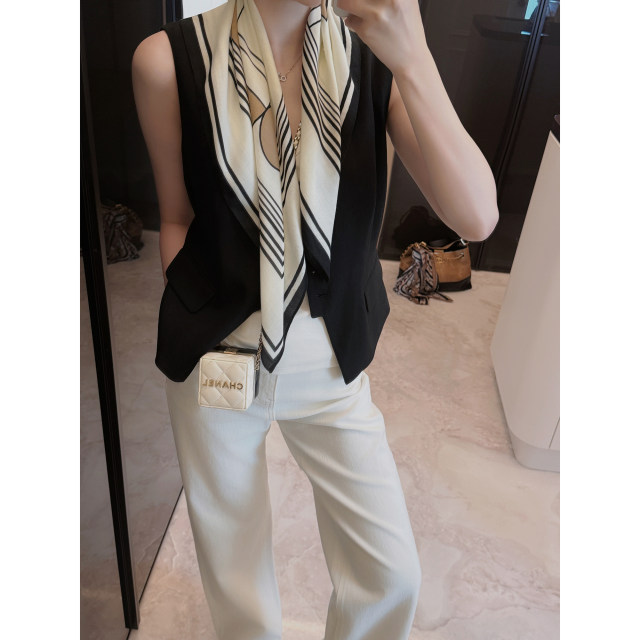 New RUBBIT2025 products, minimalist style, versatile V-neck waist vest, versatile slim fit and slim inner top for women