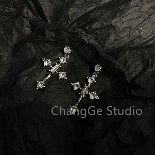 ChangGe Studio 韩国气质水钻十字架耳环冷淡风耳饰网红小耳坠女 - 图2
