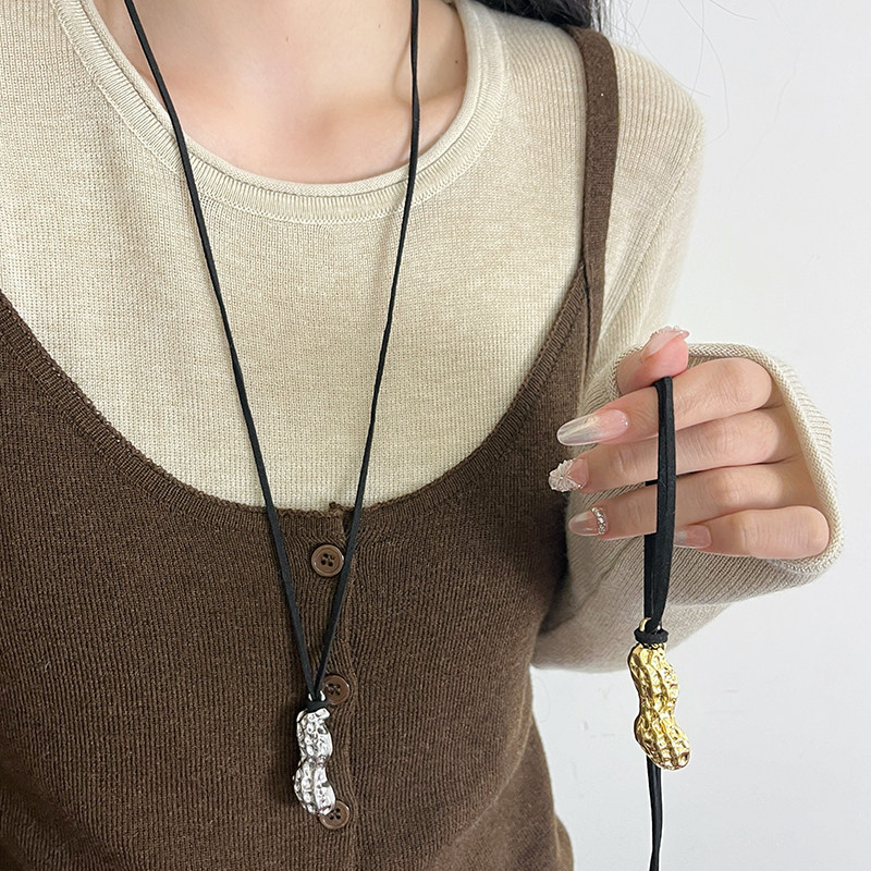 好事花生黑色长皮绳项链女2024新款长款吊坠毛衣链高级感挂绳配饰,淘宝优惠券,粉丝福利购,淘宝优惠卷