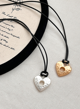 复古黑皮蜡绳爱心镂空磨砂亚光长款项链女简约小众卫衣链服饰配饰