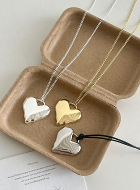 2025新款博主同款爱心吊坠项链