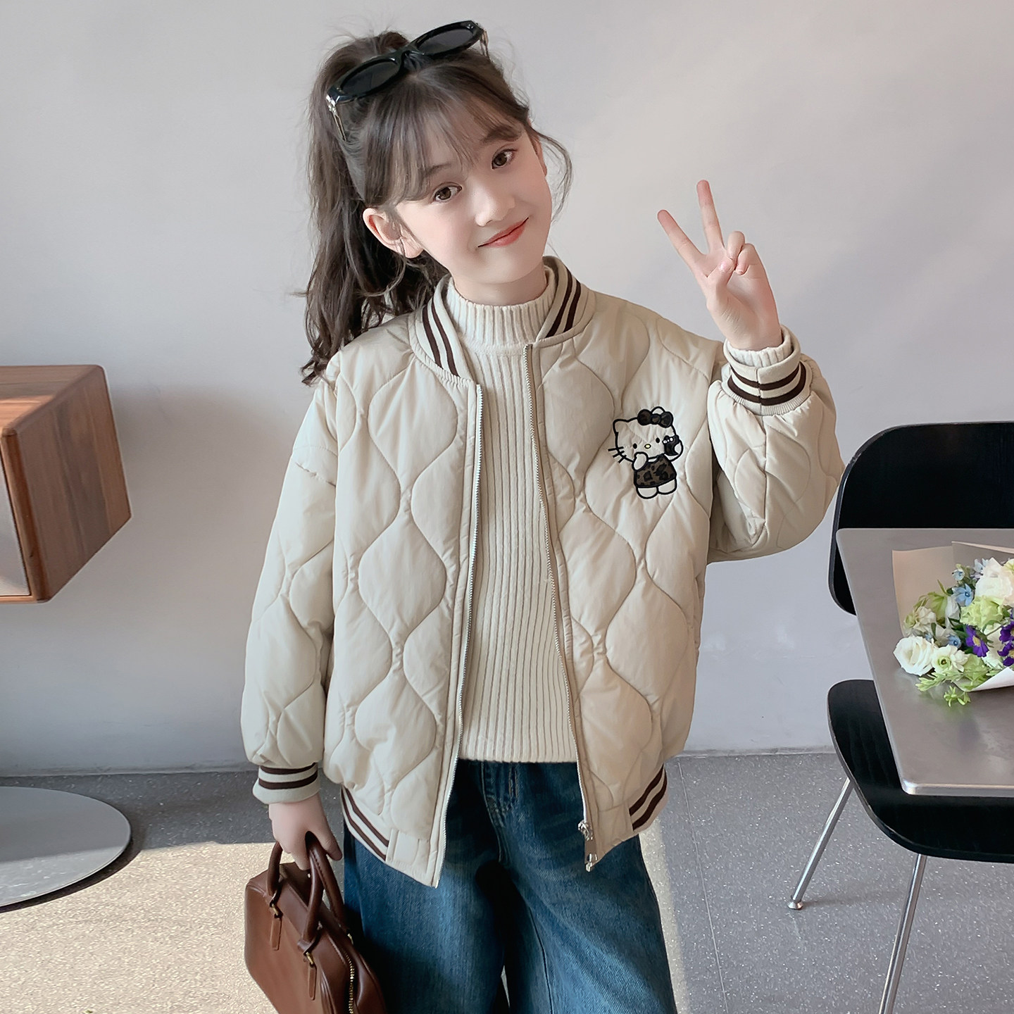 女童外套2025新款秋冬款儿童网红洋气时髦夹棉加厚冬装棒球服上衣,淘宝优惠券,粉丝福利购,淘宝优惠卷