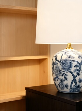 新中式青花瓷花鸟台灯可发光