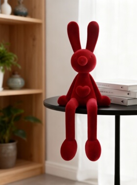 红色拉耳兔毛绒桌面摆件新年礼