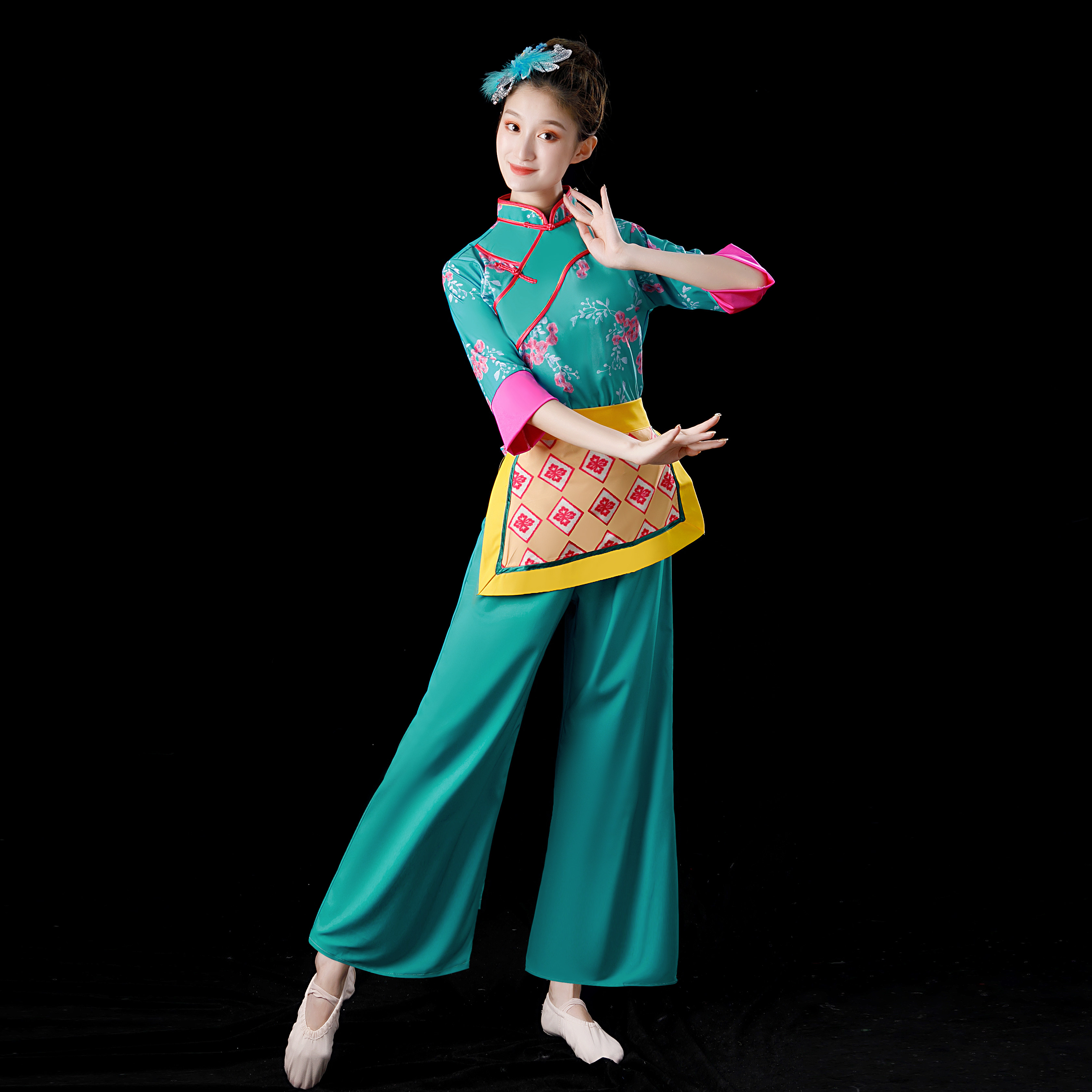 秧歌服演出服女2023年新款夏季村姑采茶舞服装民族舞蹈广场舞套装