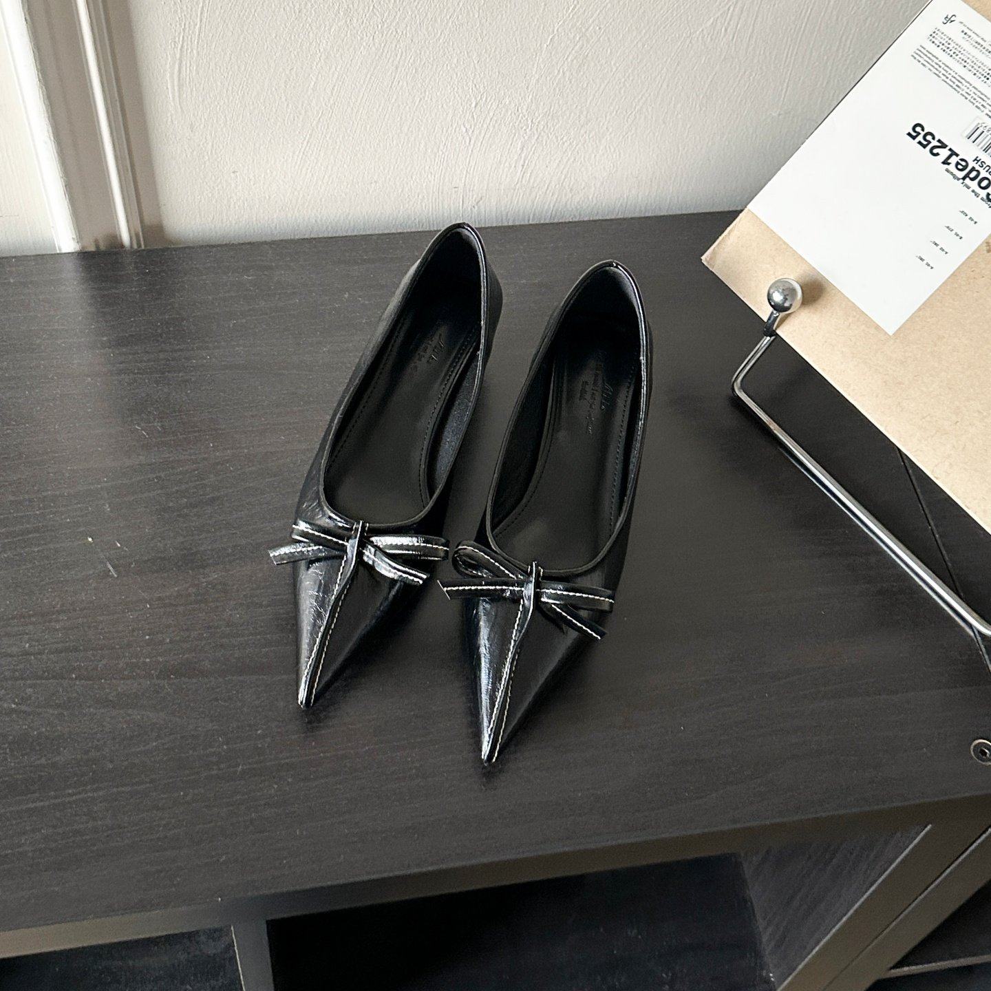 Mi Ke 2025年新款尖头蝴蝶结浅口单鞋女粗跟百搭一脚蹬软底豆豆鞋,淘宝优惠券,粉丝福利购,淘宝优惠卷