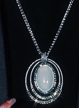 高级感轻奢大气猫眼石毛衣链吊坠秋冬新款时尚个性百搭气质项链女