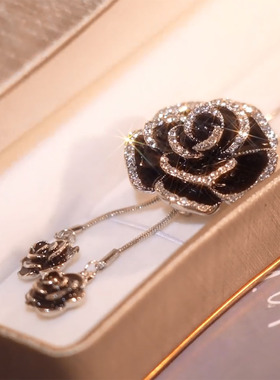 日韩新款黑色玫瑰花吊坠毛衣链女