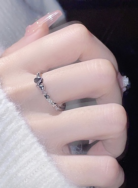 然后我们跳舞了简约精致爱心戒指