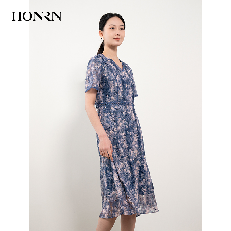 HONRN/红人v领短袖遮肚子显瘦收腰a字蕾丝连衣裙女夏HH22OL725 - 图0