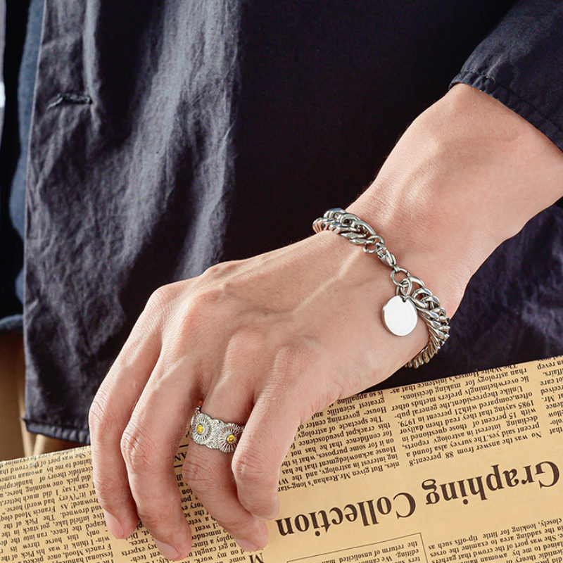 男生钛钢韩版嘻哈个性气质潮手链 纯秀手链