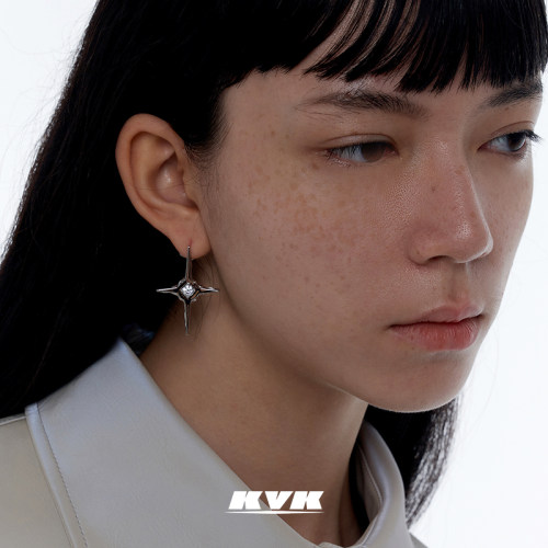 KVKCLOUD云系列十字星耳钉白鹿同款闪光耳环轻奢高级耳圈 - 图3