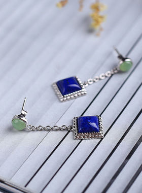 耳坠方块点缀工艺精湛珠宝