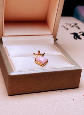 东海水晶女银心形女王贝吊坠