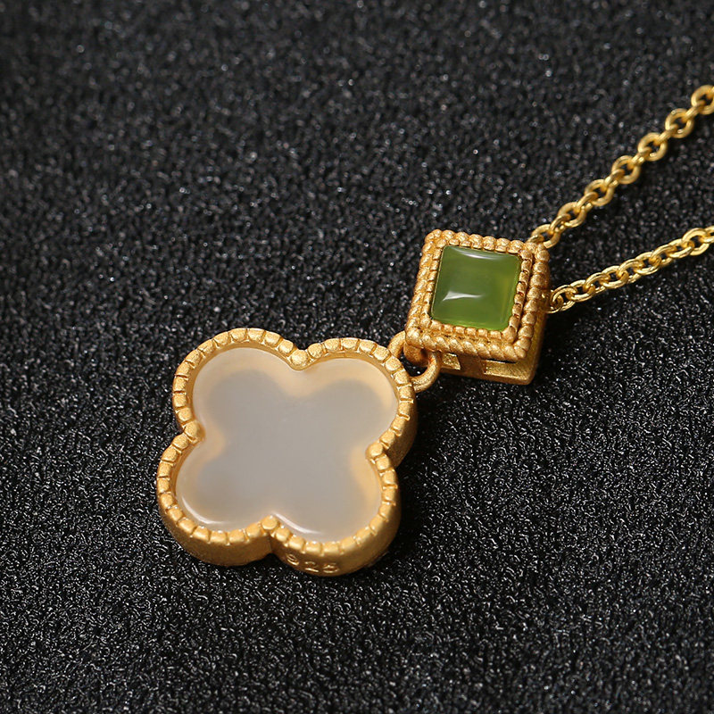 天然新疆羊脂白玉吊坠女四叶草项链 顺玺项坠/吊坠