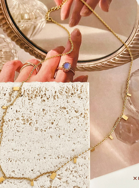 小方牌金色毛衣项链锁骨链