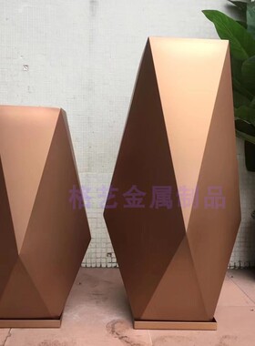 几何金属落地拉丝花器