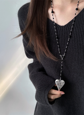 哥特暗黑风长款串珠爱心吊坠项链