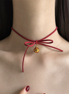 红色简约麂皮蝴蝶结铃铛项链
