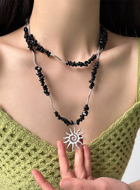 黑色碎石太阳花串珠轻奢锁骨链