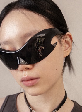 未来感赛博朋克风液态镜面眼镜