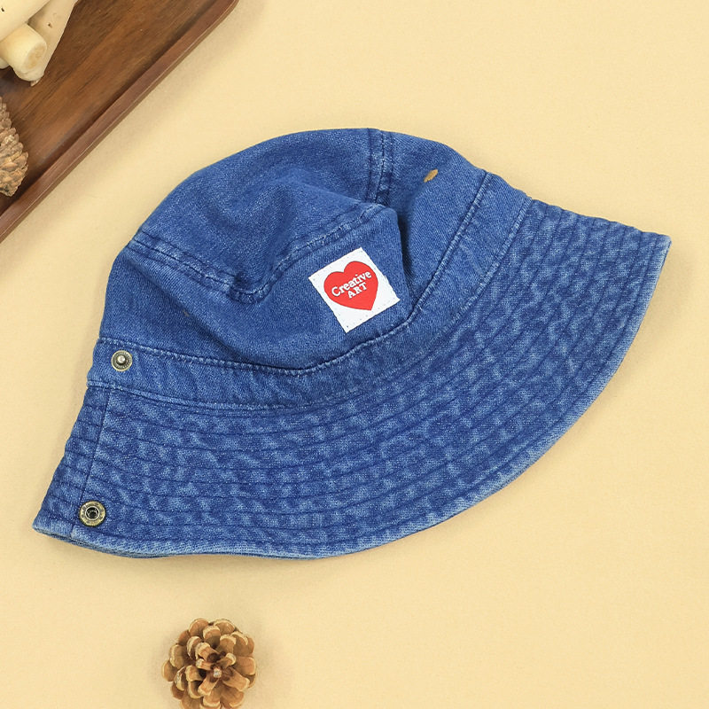 儿童帽子2025夏季防晒遮阳帽女童水洗牛仔渔夫帽宝宝爱心小标