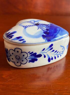 荷兰皇家 Delft 手绘青花心形首饰盒 风车瓷盖罐西洋收藏桌面摆件
