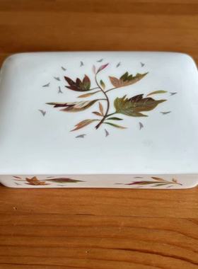 Wedgwood 韦奇伍德 英国骨瓷 Wakefield 首饰盒 长方瓷罐收藏摆件