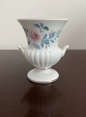 Wedgwood 韦奇伍德 Mist Rose迷雾玫瑰装饰花瓶 英国双耳瓷杯烛台