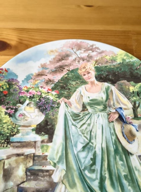 Royal Doulton 皇家道尔顿 1991年 Fair Lady 贵妇人装饰盘收藏碟